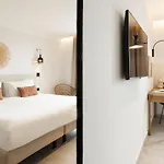 Le Mirage 4*