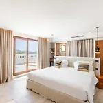 Le Mirage 4*