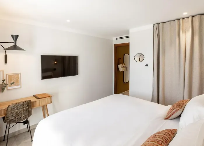 Le Mirage Отель 4*