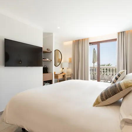 Le Mirage 4*