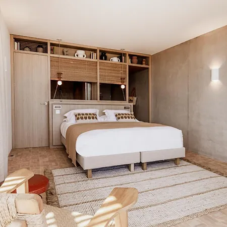 Le Mirage Hotel