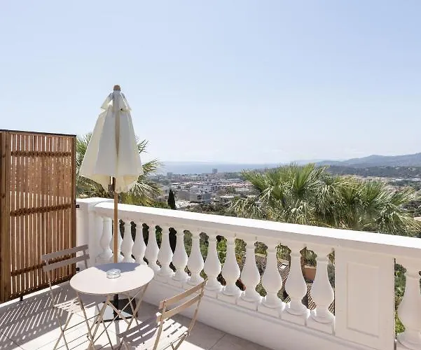 Le Mirage 4*