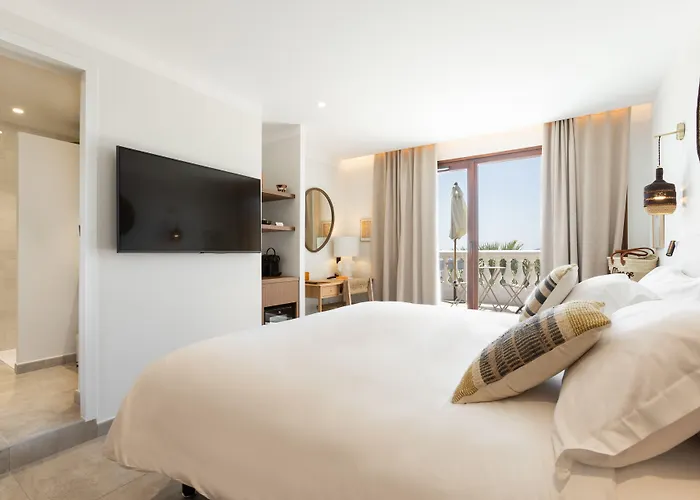 Le Mirage 4*